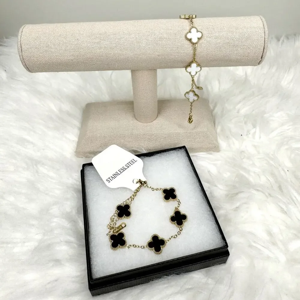 NWT Four Leaf Clover Bracelet 18K Gold Plated Stainless Steel BLACK - Picture 4 of 4